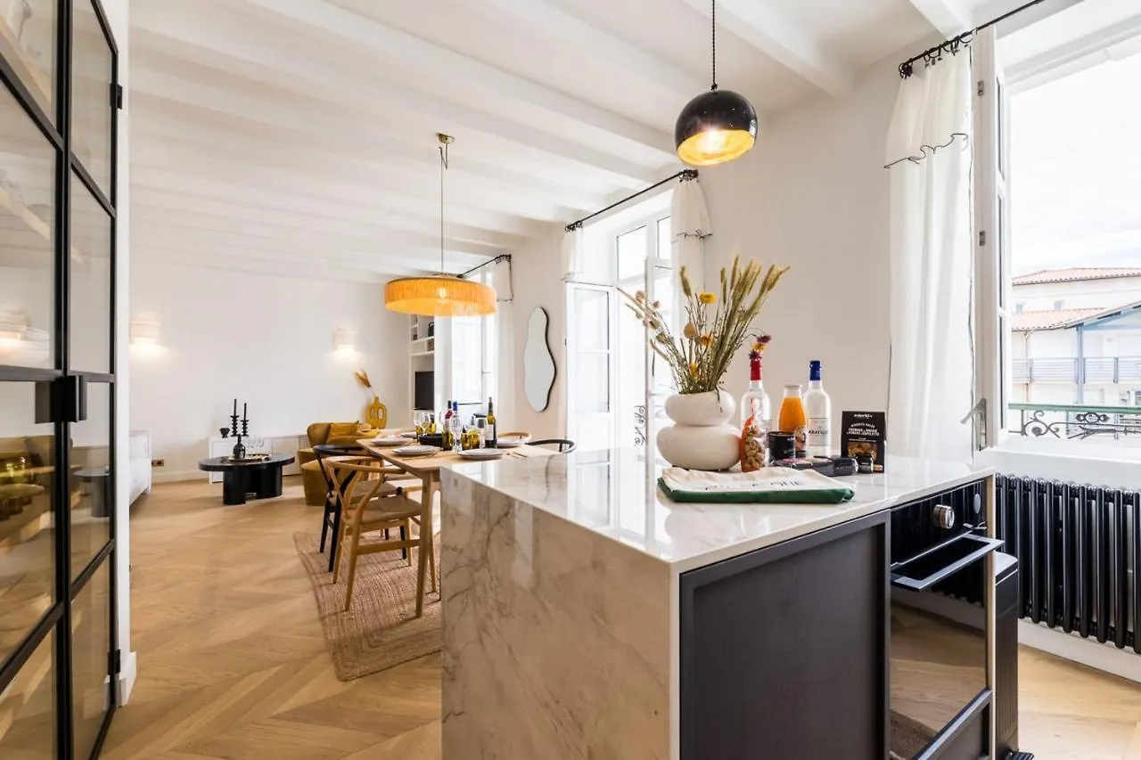 Bloom Keyweek Apartment City Center Μπιαρίτζ